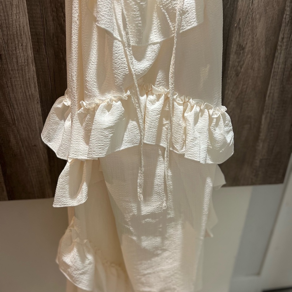 Beach Cream Dress with Ruffle Details large Womens Holiday Dress - Picture 4 of 5